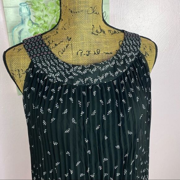 True Envy Dress Floral Accordion Sleeveless Trapeze Shift Size 6 Black Pink - Picture 4 of 10